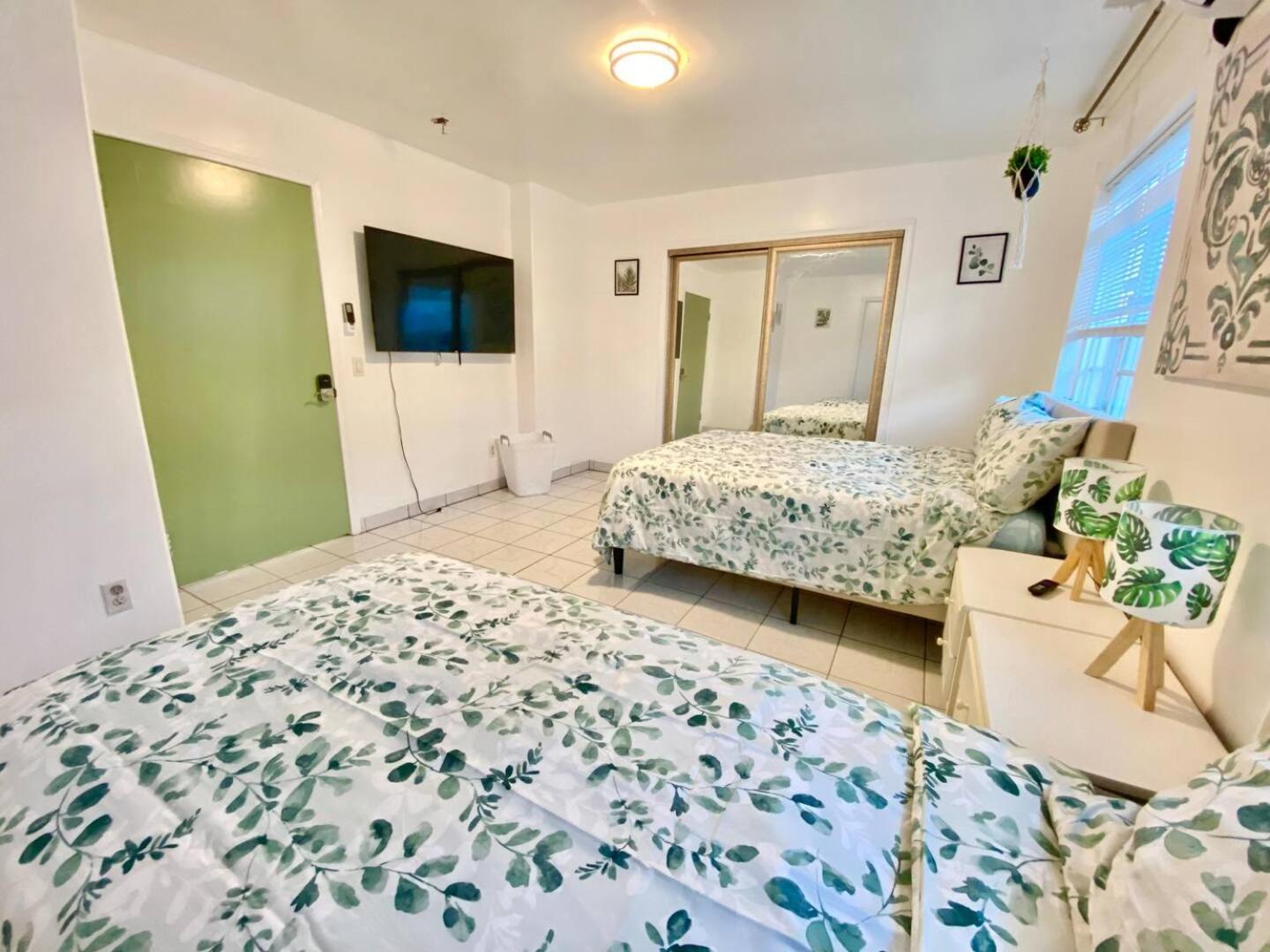 Lincies House 3 * Rosemead