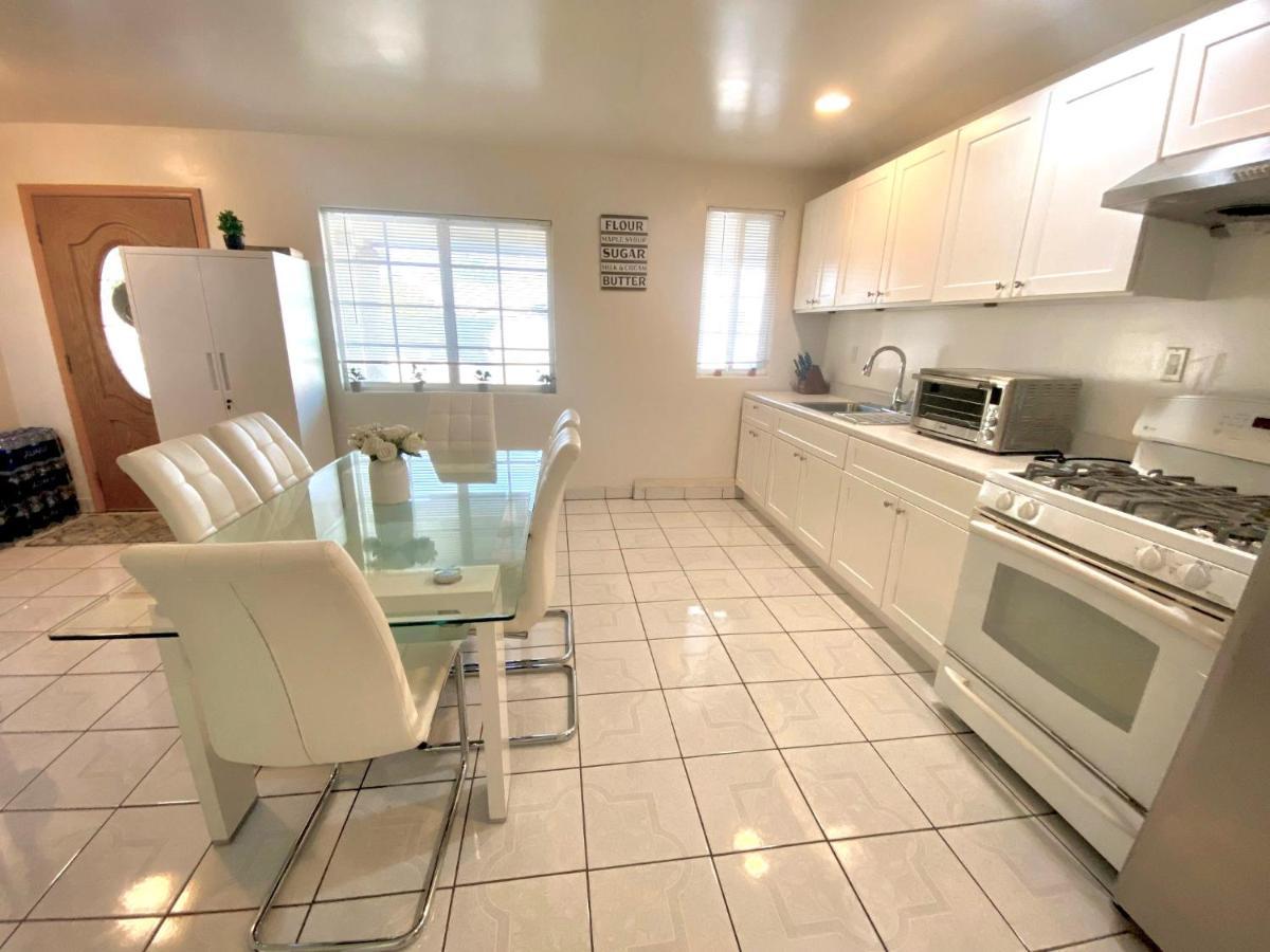 Lincies House 3 *